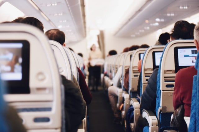 airplane-passengers-sitting-in-seats
